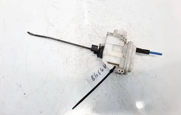 Volkswagen PASSAT B3 Central locking vacuum pump 357862153H