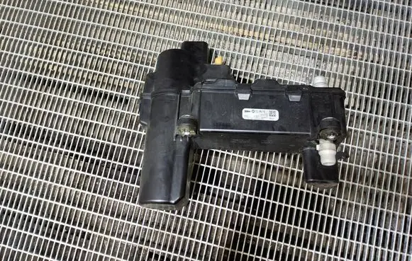Citroen C4 III e-C4 Air conditioning (A/C) air dryer 9830070780
