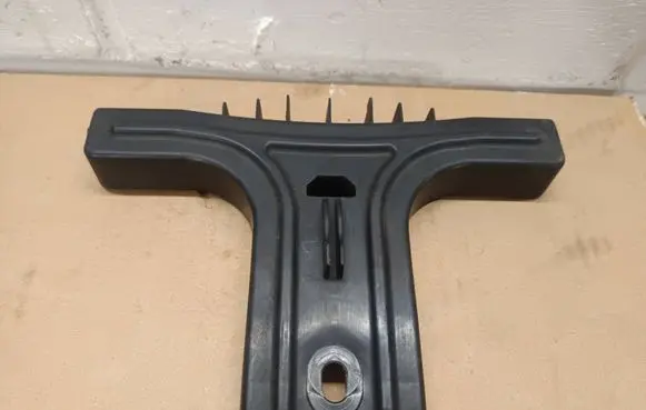 Mercedes-Benz E W212 Radiator support slam panel bracket A2128850136