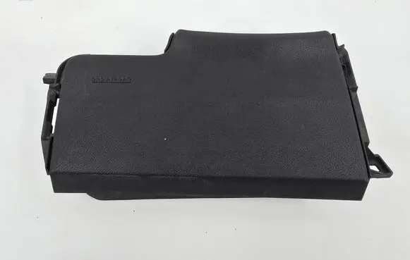 Suzuki Vitara (LY) Knee airbag 