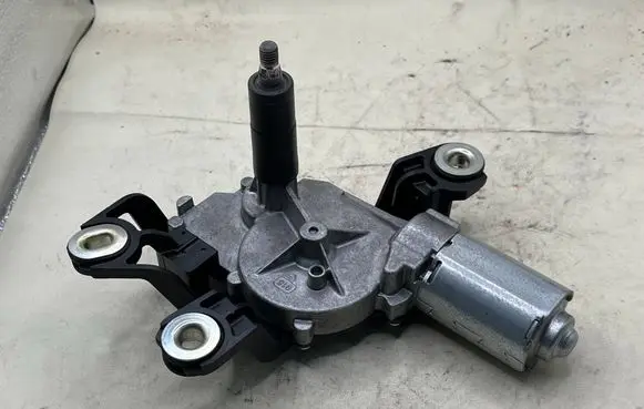 Volkswagen Polo V 6R Rear glass lock/latch T1864 5K6955711B