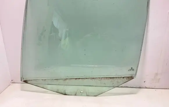 Volkswagen Golf V Rear door window glass AS2