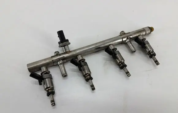 Audi A4 S4 B8 8K Fuel main line pipe 06J906051F