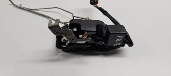 KIA Sorento Front door lock