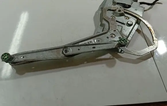 Saab 9-5 Sliding door window regulator with motor 