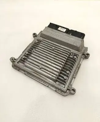 KIA Carens II Engine control unit/module 3911225050 UND7K0C0HA 5WY5266C