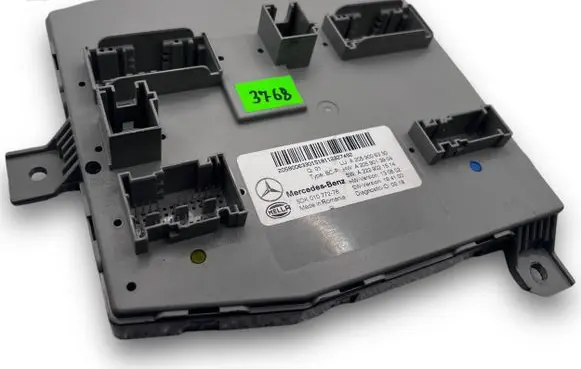 Mercedes-Benz C W205 Central body control module S3768 A2059006330