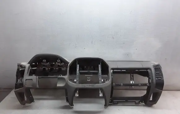 Mitsubishi Pajero Dashboard