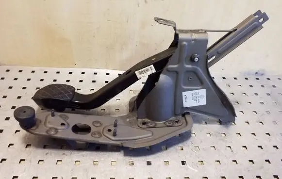 Volkswagen Transporter - Caravelle T5 Brake pedal 7H1721057B