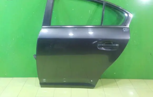 Toyota Avensis T270 Rear door LEWE