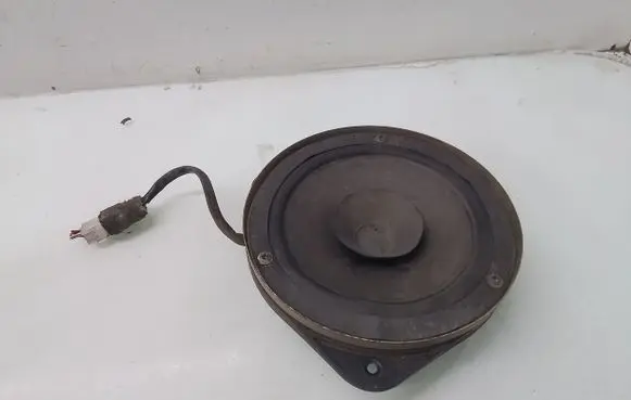 Subaru Legacy Front door speaker