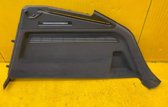 Audi Q8 Tailgate/trunk side cover trim 4M8863880F