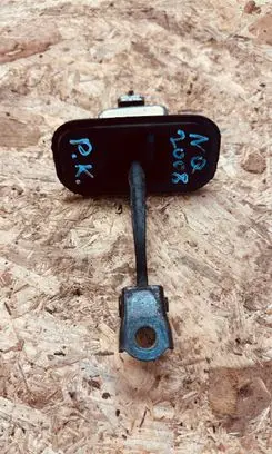 Nissan Qashqai Front door check strap stopper
