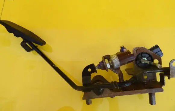 Mazda 6 Accelerator throttle pedal CB05-41-AC