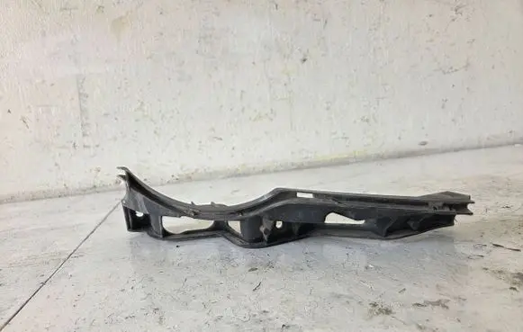 Volkswagen PASSAT B6 Front bumper mounting bracket 3C0807890