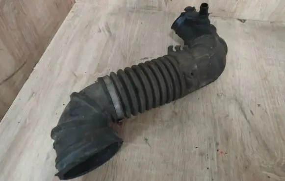 Volvo S40, V40 Air intake duct part 30863962