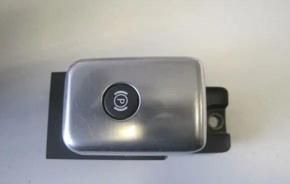 Land Rover Discovery 4 - LR4 Hand brake release handle AH2215K850AB