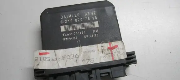 Mercedes-Benz E W210 Door control unit/module 2108207526