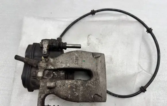 Mercedes-Benz GL X166 Rear brake caliper 32352564