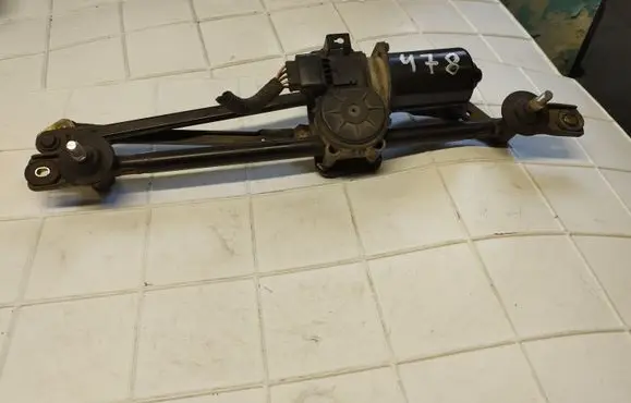 Hyundai Tucson JM Front wiper linkage and motor