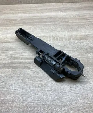 Nissan Primera Front door exterior handle/bracket 80611AV600