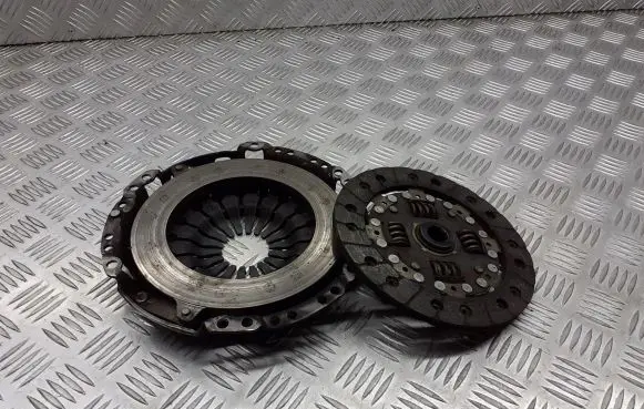 Suzuki Swift I Pressure plate BRAK