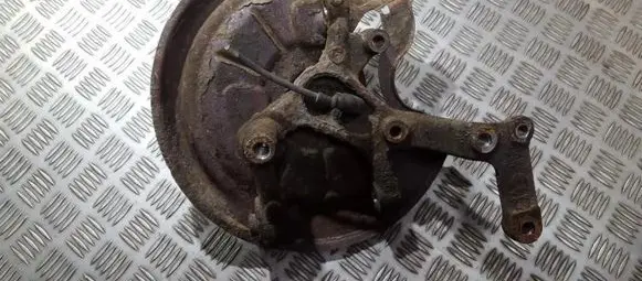 Volkswagen Golf V Rear wheel hub