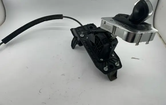Seat Alhambra (Mk2) Gear shifter/selector 7N1713203C 5N0713061A 7N1713025H