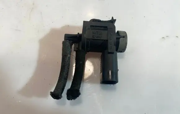 Audi A6 S6 C5 4B Turbo solenoid valve 1J0906283C