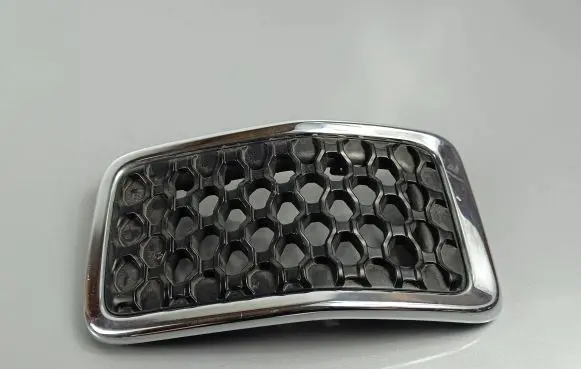 Jeep Cherokee Front bumper upper radiator grill 68323777AB3