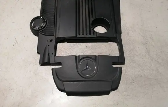 Mercedes-Benz C W204 Engine cover (trim) A2710101267
