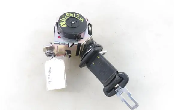 Opel Zafira C Middle seatbelt (rear) 13251552