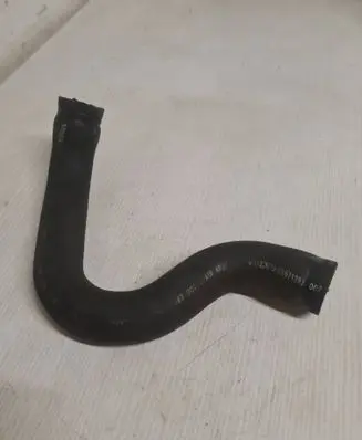 Volvo V70 Engine coolant pipe/hose 08671393