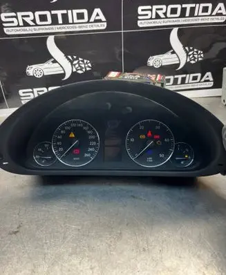 Mercedes-Benz C W203 Speedometer (instrument cluster) A2035404947