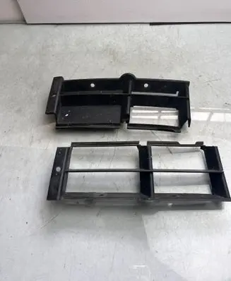 BMW 5 E39 Front bumper lower grill 8235673