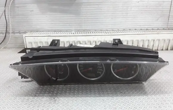Nissan Primera Speedometer (instrument cluster) AV619