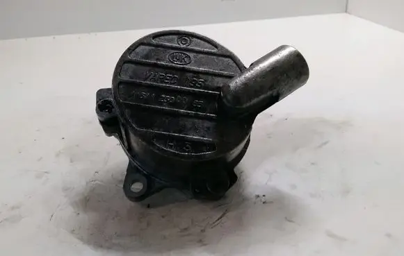 Mercedes-Benz C W203 Vacuum pump A6112300065