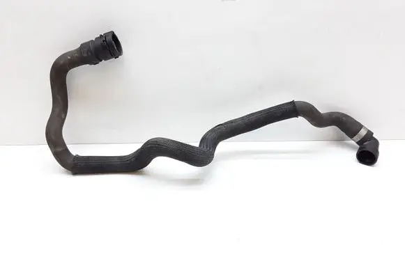 Volvo V70 Engine coolant pipe/hose