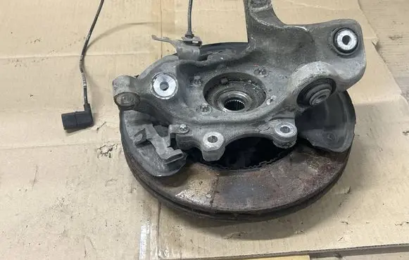 Mercedes-Benz E W213 Rear wheel hub spindle/knuckle