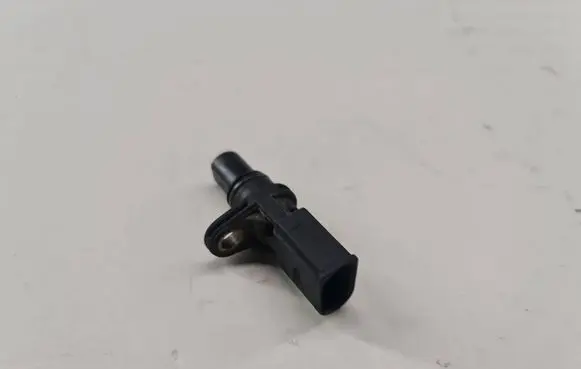 Volkswagen PASSAT B6 Camshaft position sensor 06C905163B