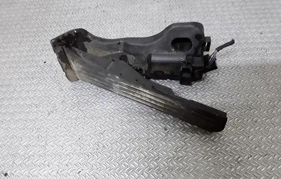 Volkswagen PASSAT B6 Accelerator throttle pedal 1K1721503L