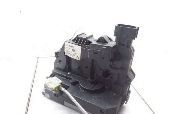 Opel Meriva B Rear door lock 13279837 495058724