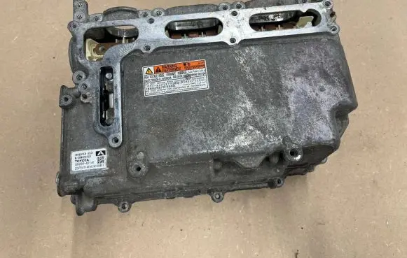 Voltage converter inverter