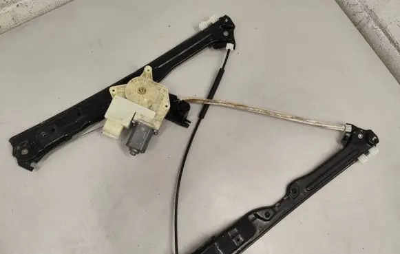 Peugeot 308 Front door electric window regulator 122425