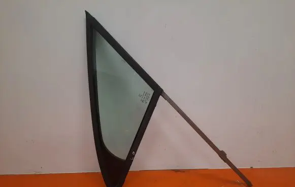 Peugeot 407 Front door window glass four-door 96589538