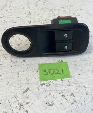 Renault Trafic II (X83) Electric window control switch 8200206602