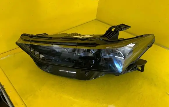 Citroen DS4 Headlight/headlamp 9851700780