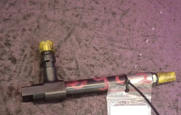 Mazda 323 Fuel injector 7390