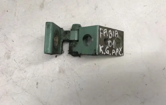 Skoda Fabia Mk1 (6Y) Rear door lower hinge 6Y0831411D