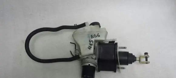 Mercedes-Benz E AMG W211 Master brake cylinder A0004300312